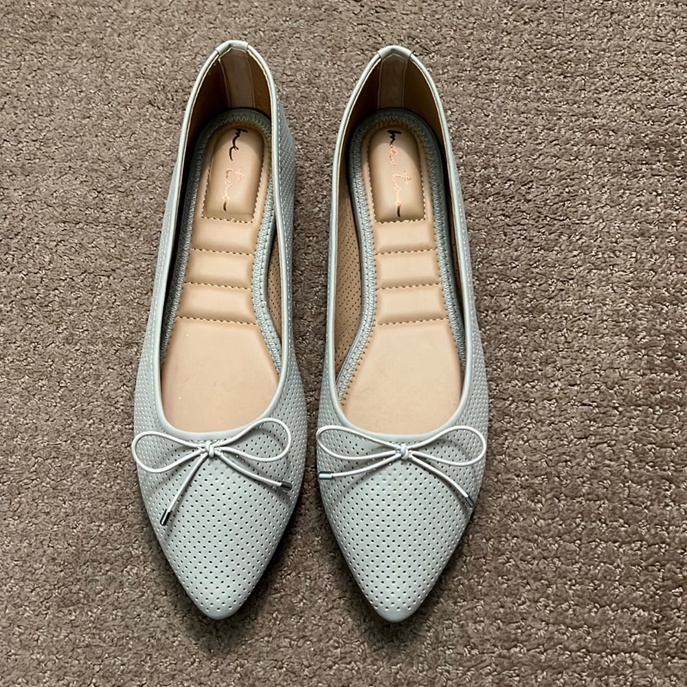 *NWOT* Me Too flats
